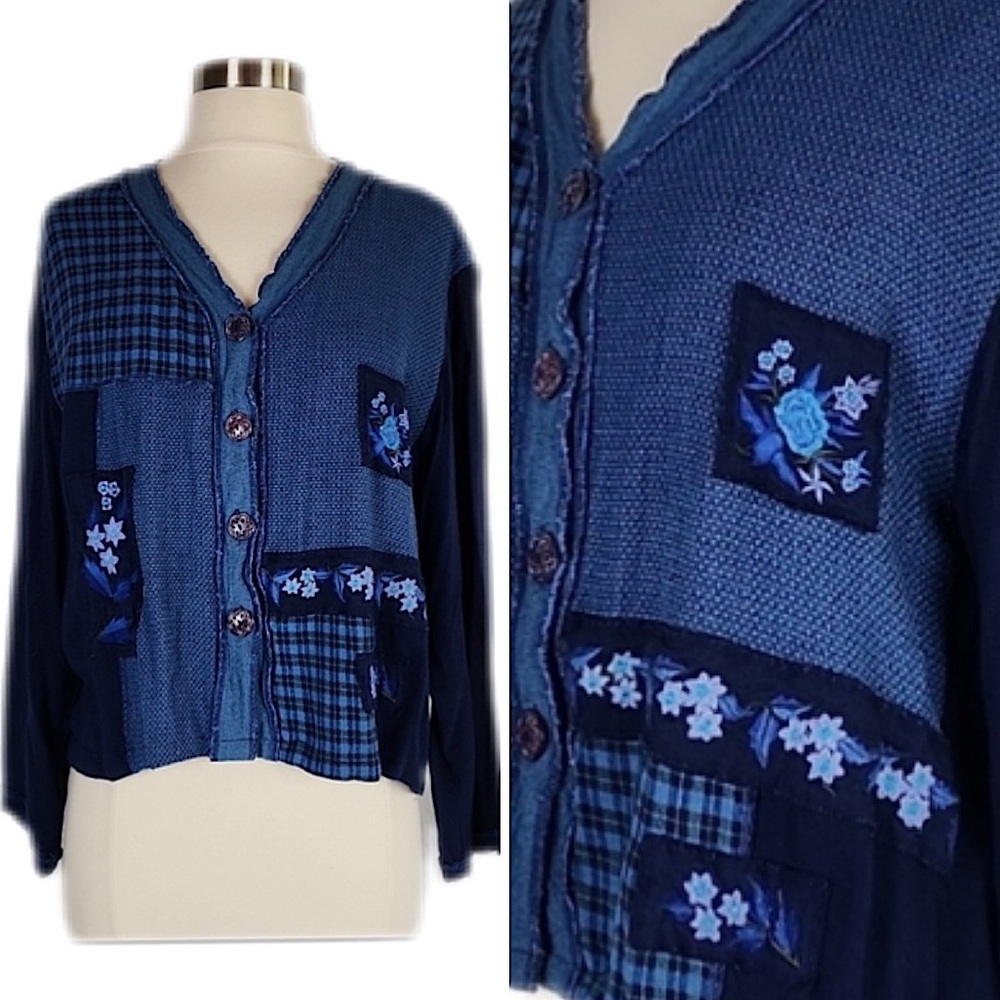 Vintage 90’s Globetrotter Blue Floral Embroidered Button Down Shirt Cardigan M
